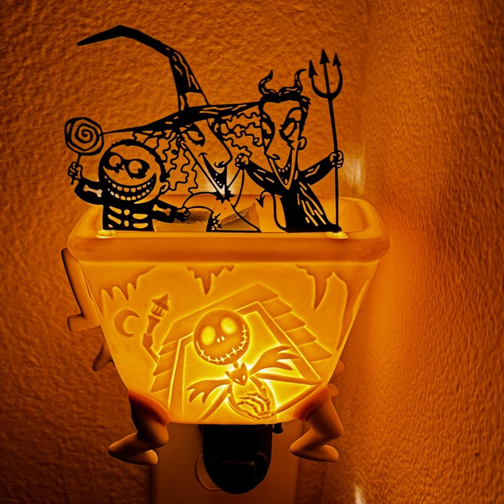 Scentsy Disney Nightmare Before Christmas Lock Shock and Barrel Mini Warmer